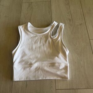 Lululemon SIZE 10 MASTERED MOTION CROPPED TANK WHITE size 4
